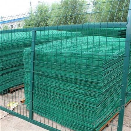 许昌鄢陵定做各种厂区护栏网 车间隔离网 速路防抛网场地围栏