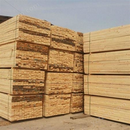 呈果木业建筑木方厂 长期供应5x8进口建筑木方规格齐全批发优惠