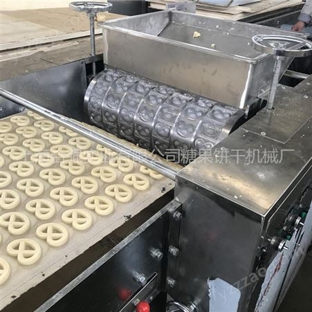 全自动酥性桃酥饼干生产线 桃酥饼干成套设备 辊印饼干机 上海合强直销
