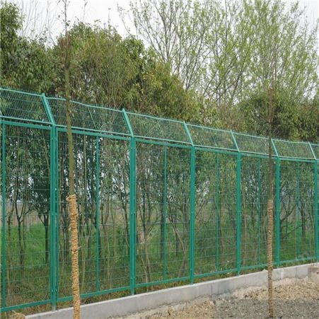 众多振兴集团供应 工厂围网 包塑勾花护栏网  球场护栏网