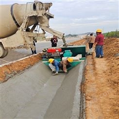 小型现浇水渠机图片渠道一次性衬砌机挖掘机挖水渠专用斗山东供应