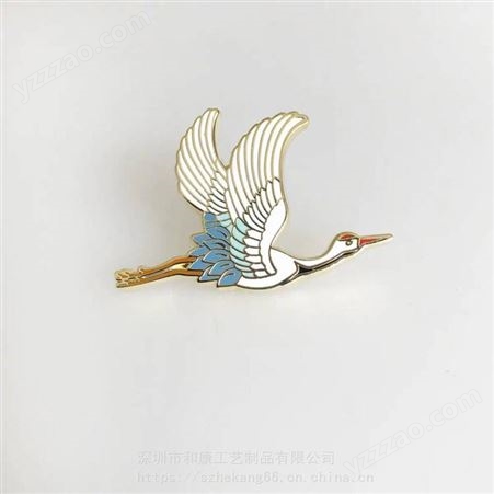 深圳胸针品质做的好，找定制铜材料胸针的厂家